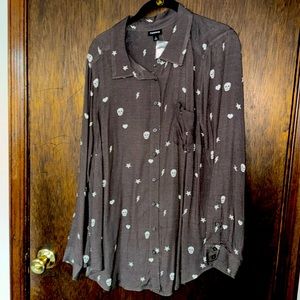 NWT Skull and Star blouse